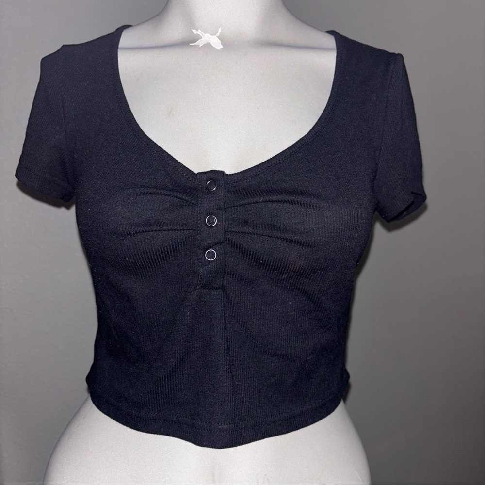 SHEIN Black Ruched Button Crop Top